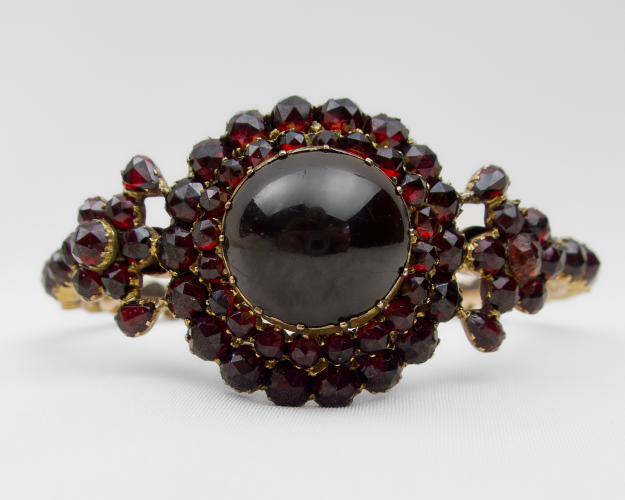 Victorian Cabochon Garnet Bracelet