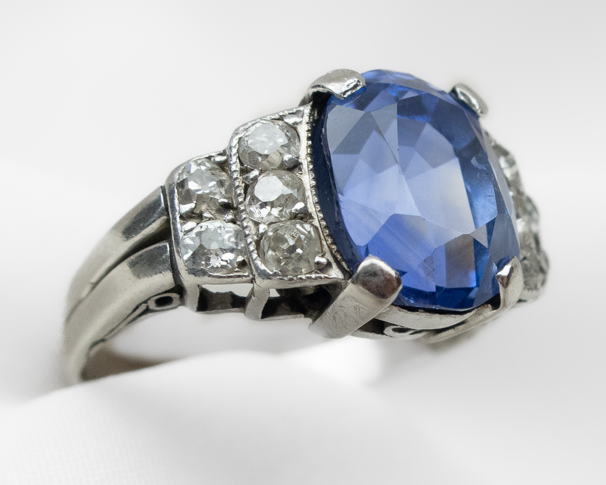 Art Deco Sapphire & Diamond Ring