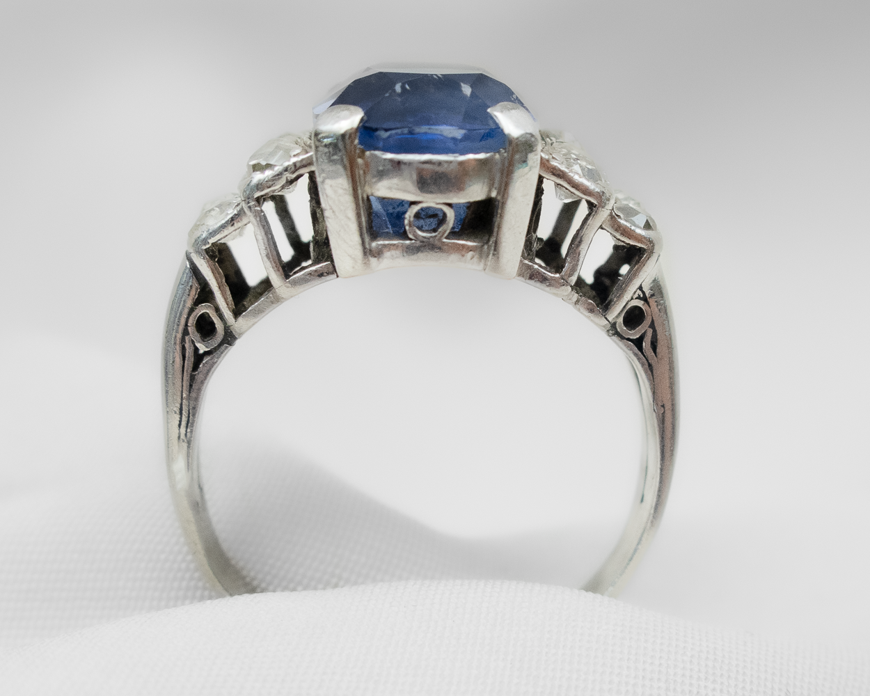 Art Deco Sapphire & Diamond Ring