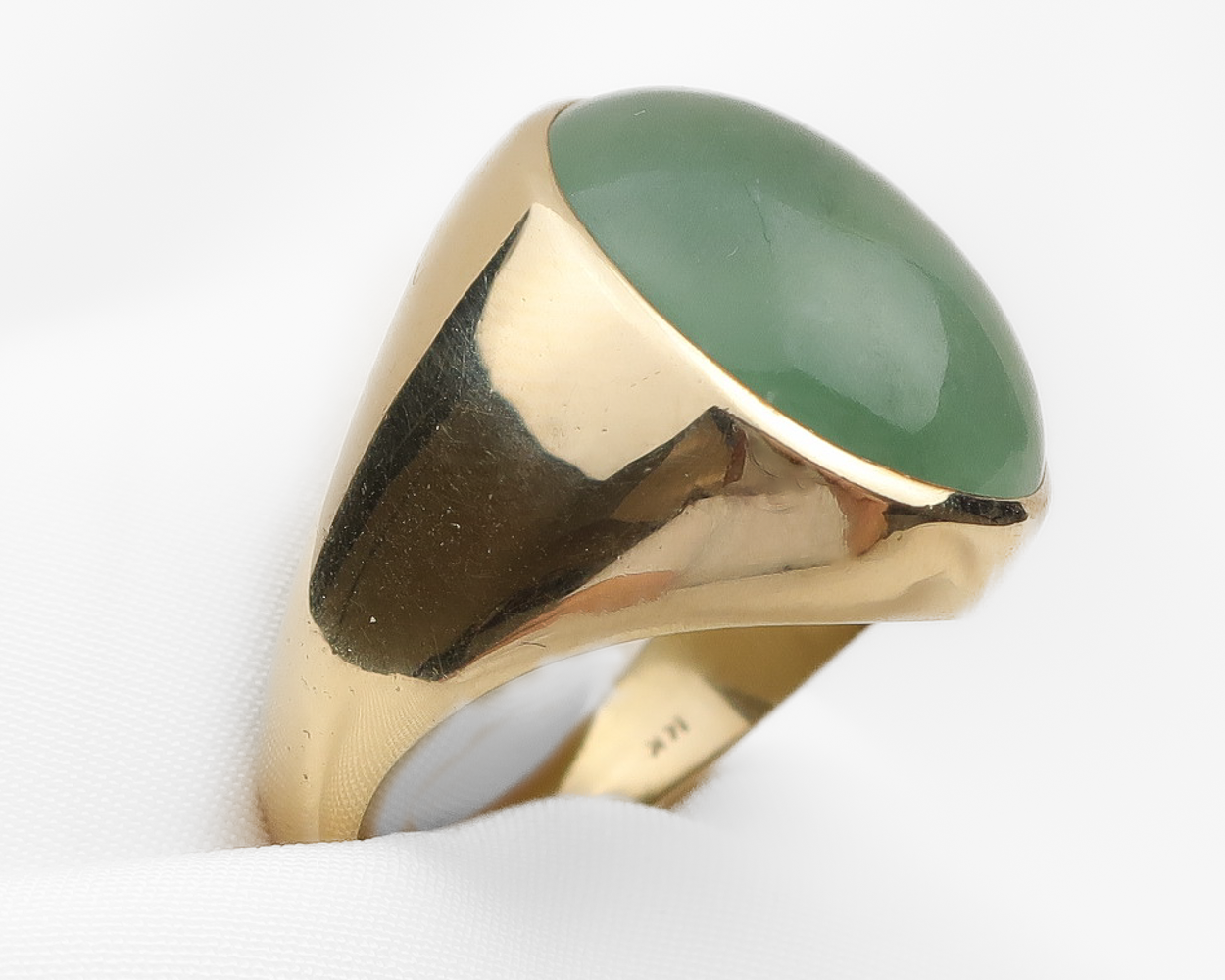 1970s Men's Jade Ring