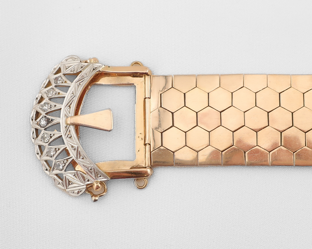 Retro Gold Buckle Bracelet with Diamonds