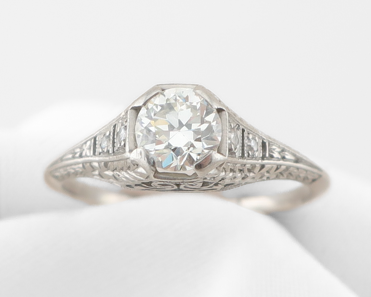 Art Deco Diamond Filigree Solitaire