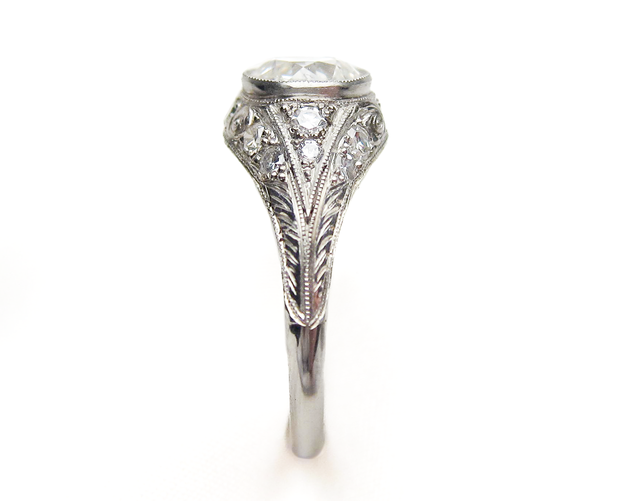 Art Deco Round Diamond Filigree Engagement Ring