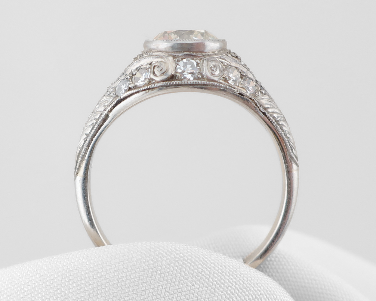 Art Deco Round Diamond Filigree Engagement Ring