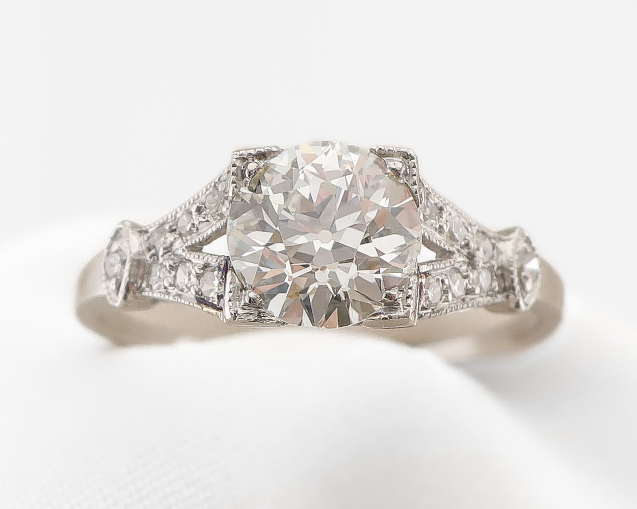Art Deco 1.10-Carat Diamond Engagement Ring