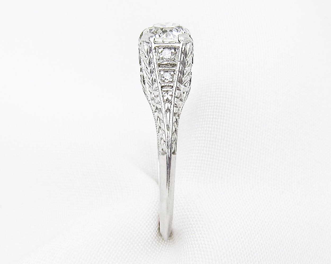 Art Deco Diamond Filigree Solitaire