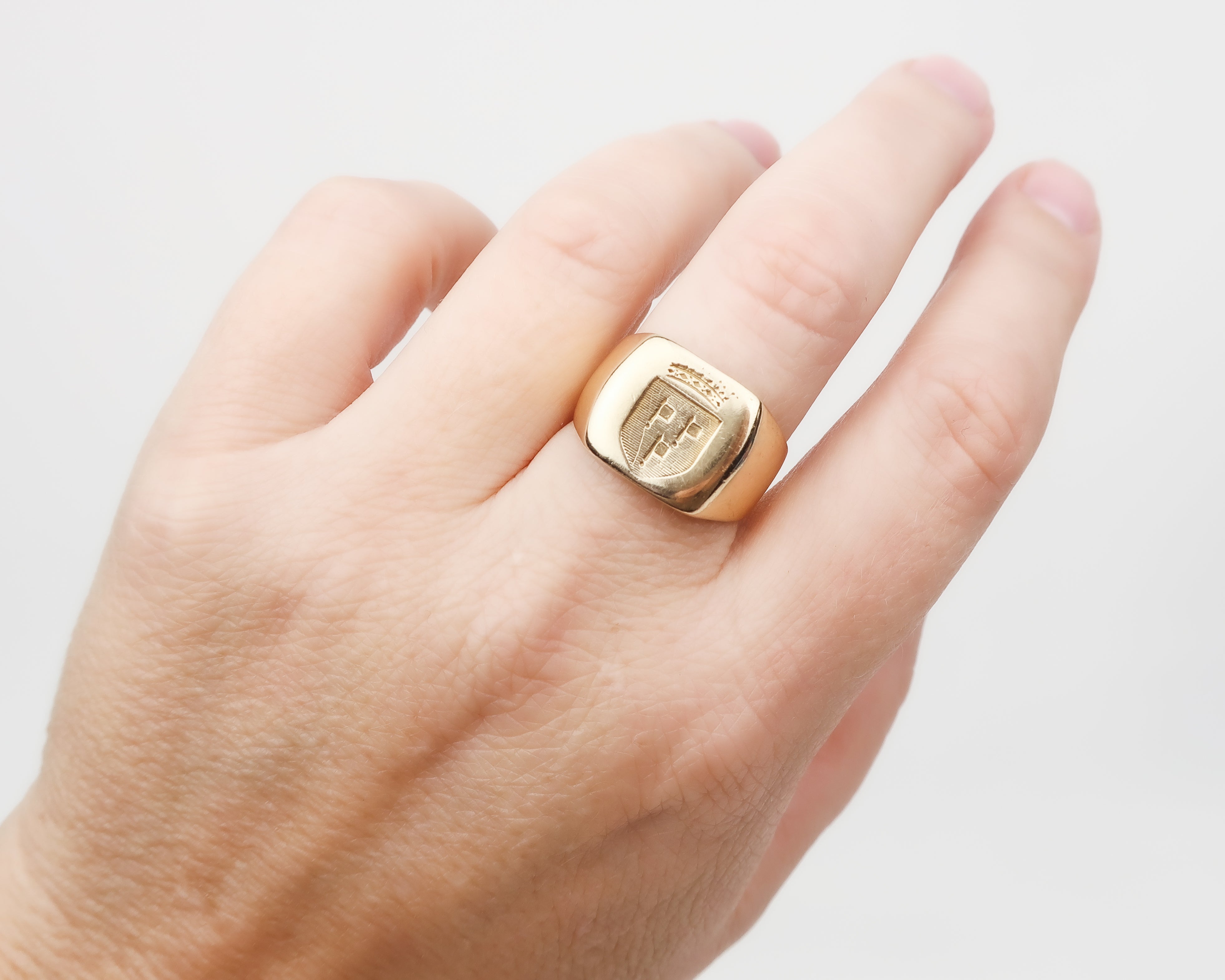 Victorian 18KT Gold Intaglio Ring