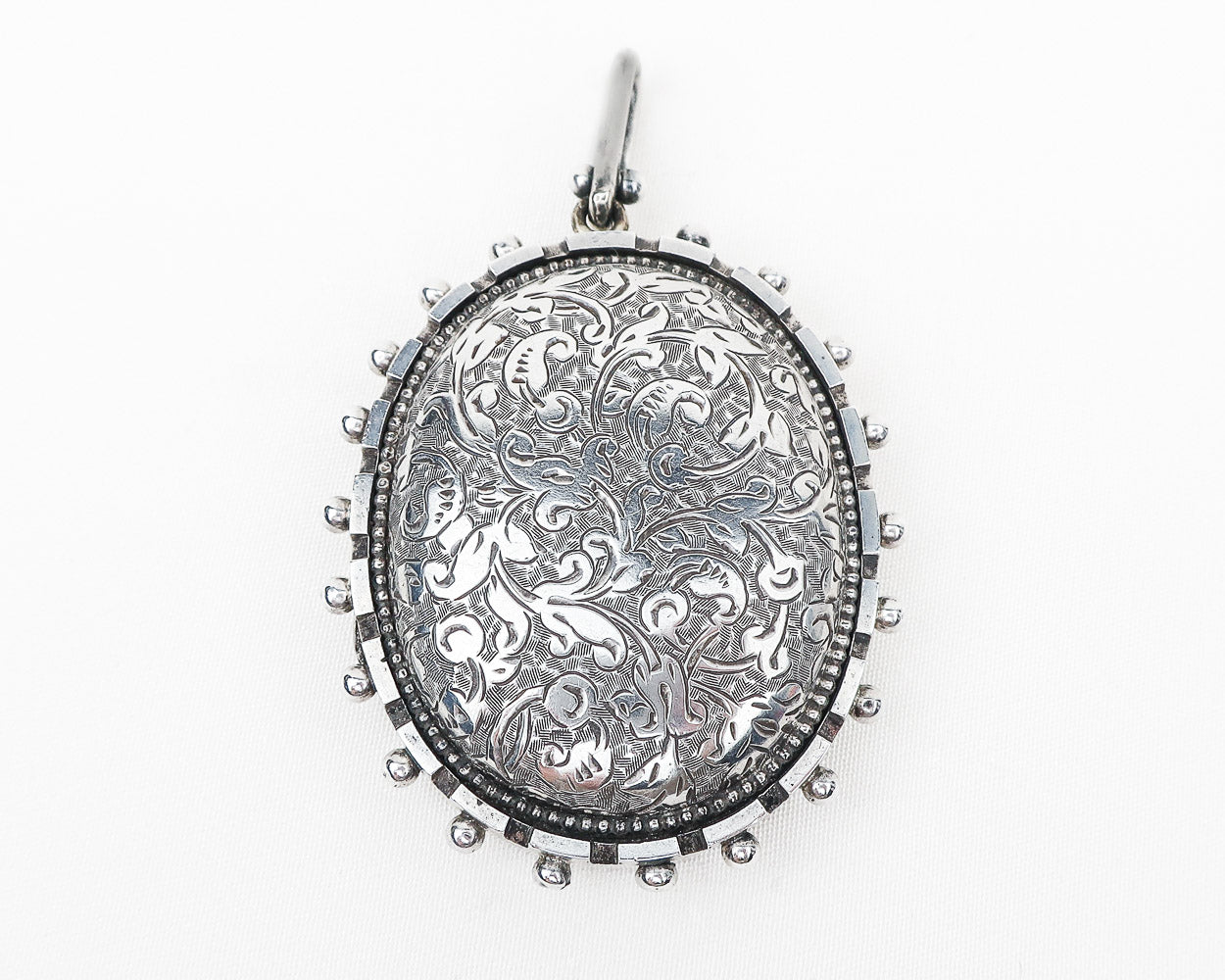 Engraved Flower Locket - Sterling Silver Locket - Vintage Locket