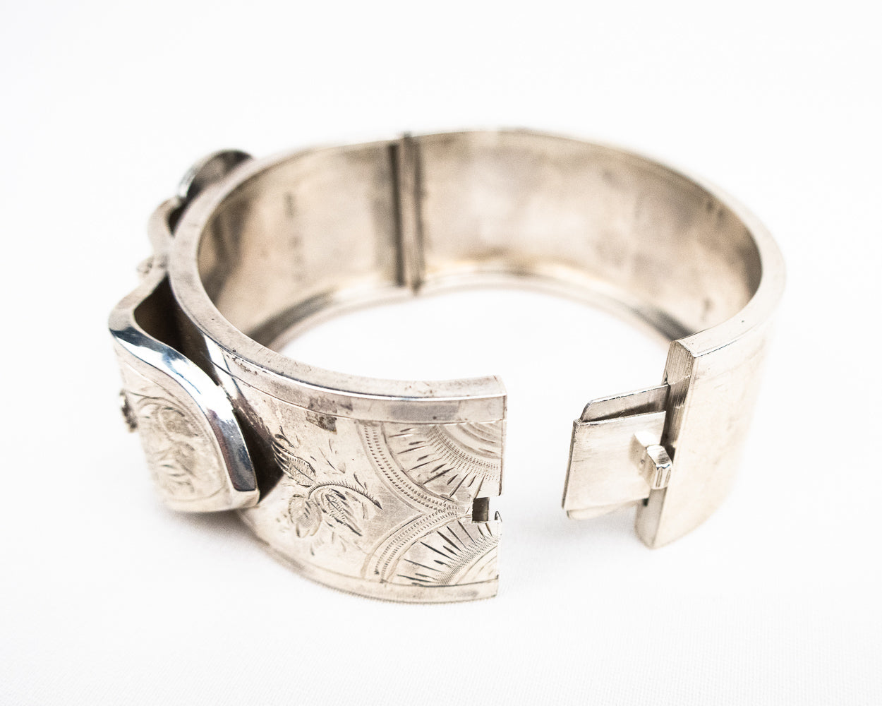 Victorian Engraved Buckle Bangle