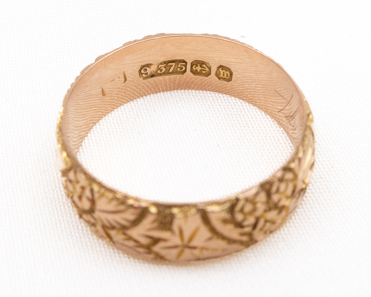 Victorian Engraved Gold Band