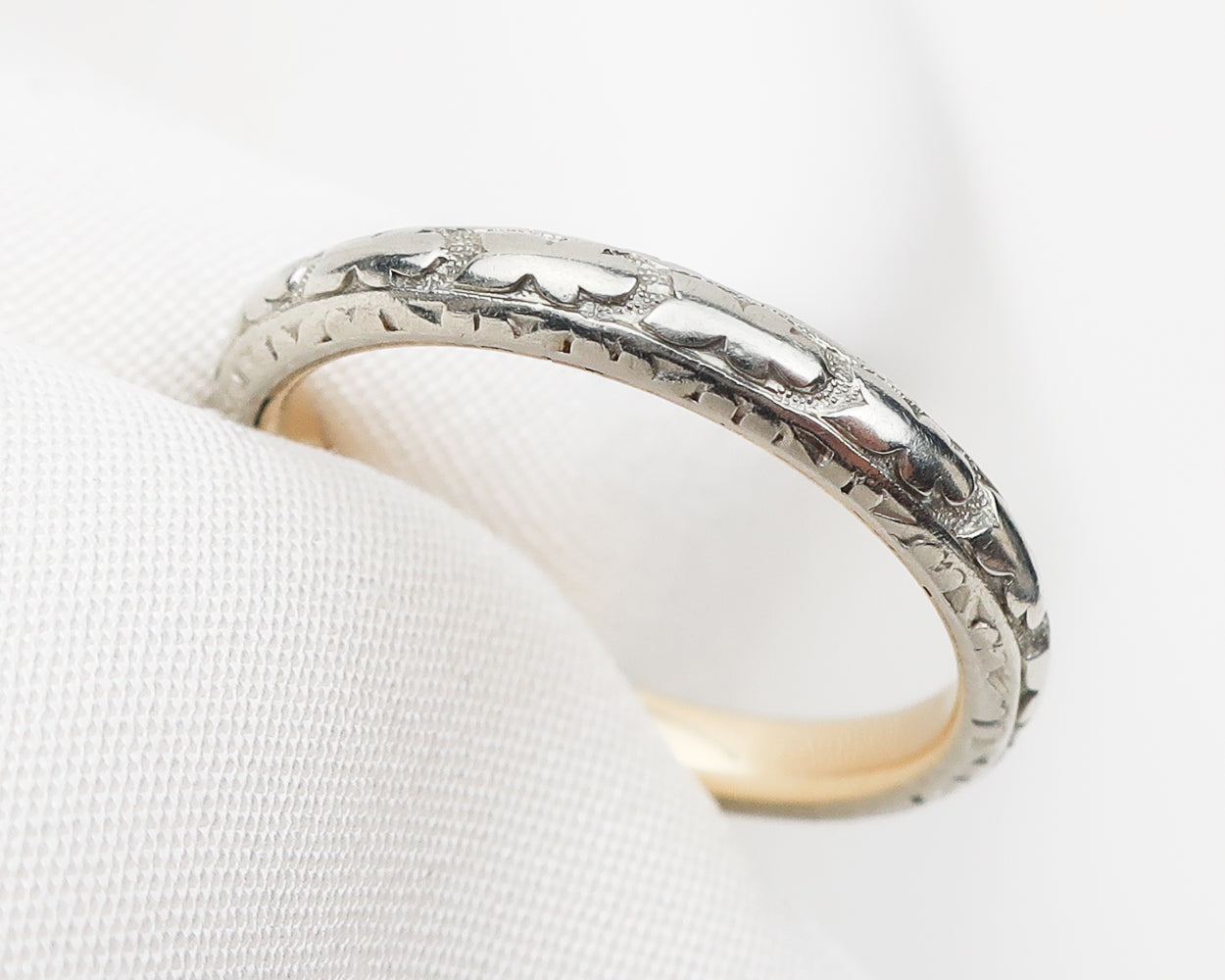 Retro Two-Tone Embossed Band