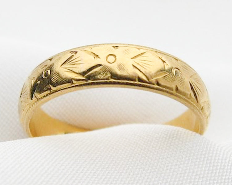 Deco 22KT Gold Engraved Wedding Band - Isadoras Antique Jewelry